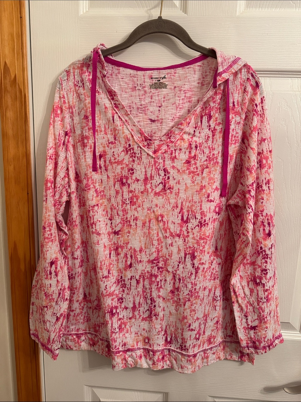 exertek Pink Splash V-Neck Hooded Pullover